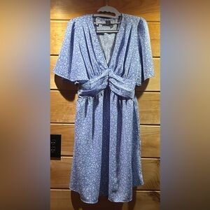 Womens V-neck Light Blue Floral Dress L